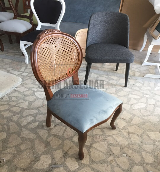 Madalyon Hasırlı Sandalye